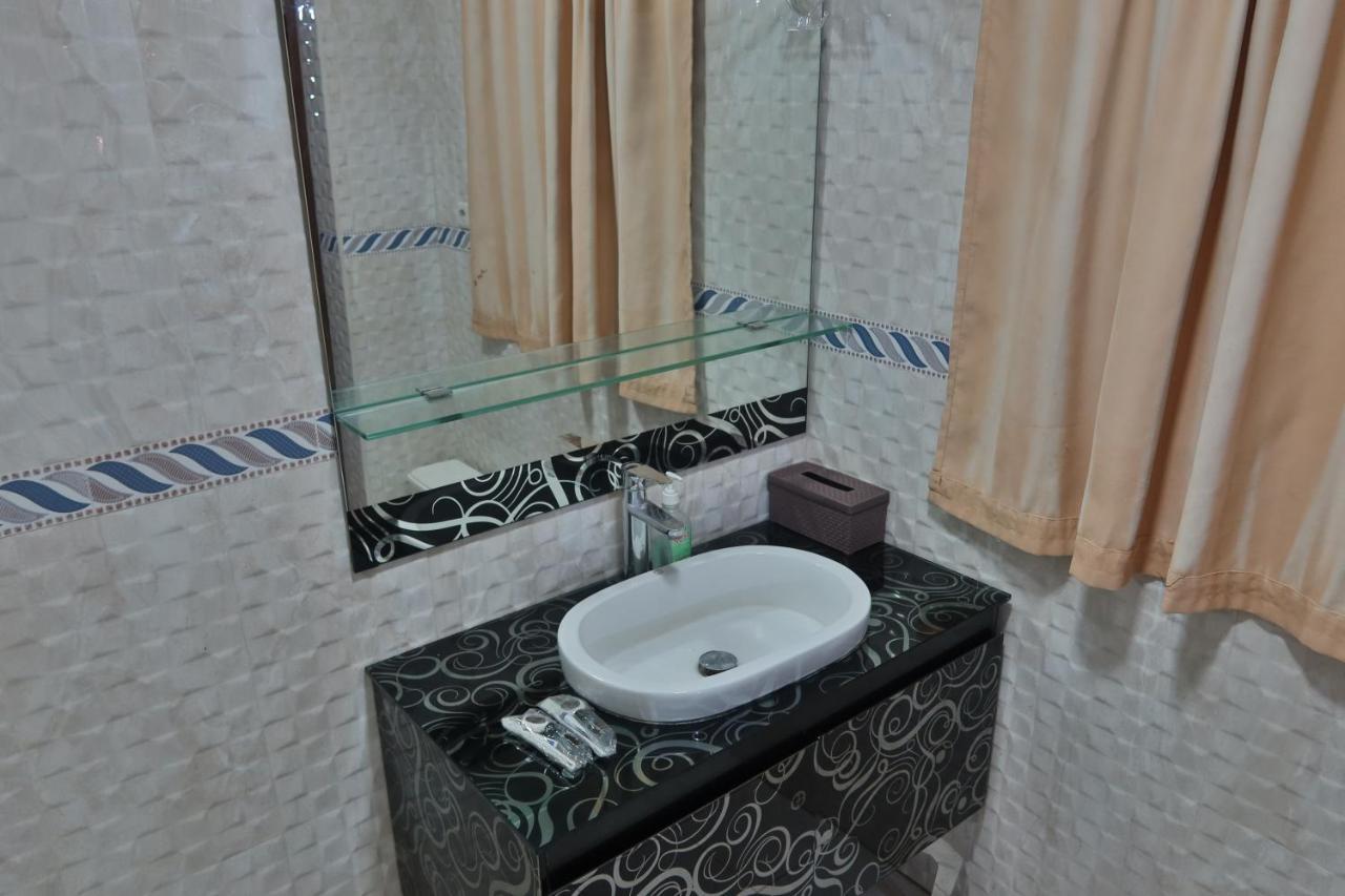 Narwastu Hills Hotel Tomohon Ngoại thất bức ảnh